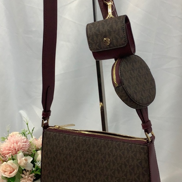 NWT Michael Kors Signature Brown Multicolor Crossbody with Tech Attached - Picture 4 of 8